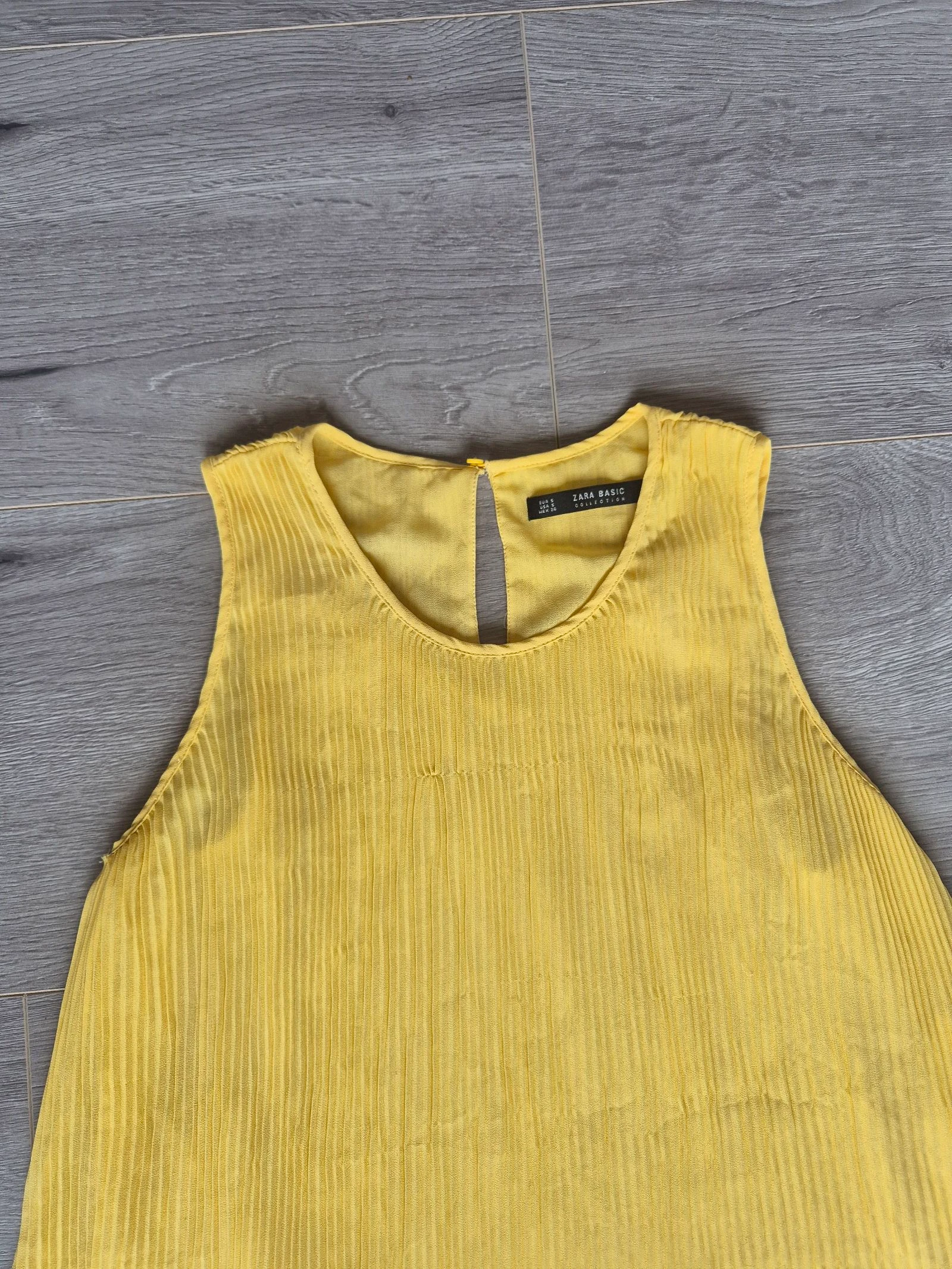 ZARA Haut Plissé Jaune / Blouse Sans Manches avec Fermeture Arrière – Taille S – photo 2